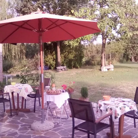 Borgo Tarapino Guest house *